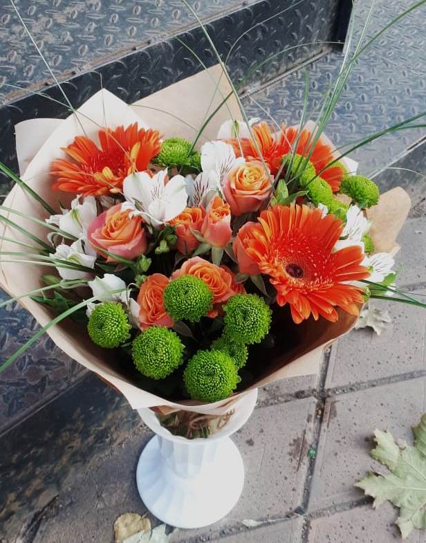 Букет цветов из: Герберы, Хризантемы, Альстромерии и Розы в Комаровском