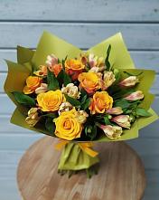 Букет цветов из:  Альстромерии и Розы в Комаровском