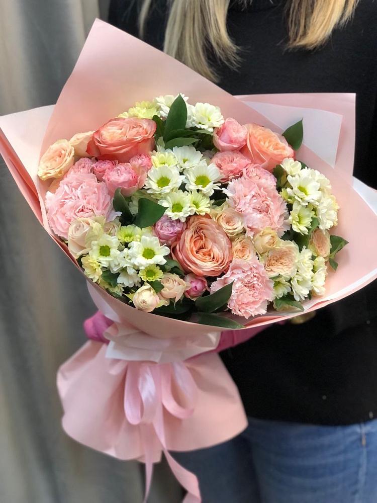 Букет цветов из: Гвоздики, Розы и Хризантемы в Комаровском