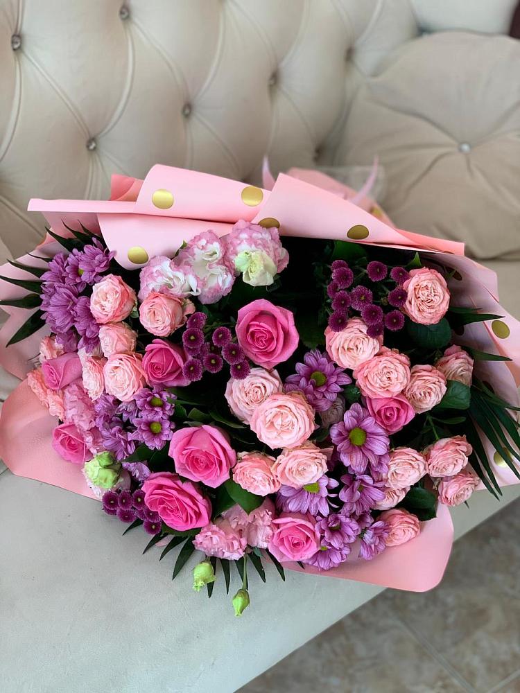 Букет цветов из: Хризантемы, Розы и Лизиантусы в Комаровском