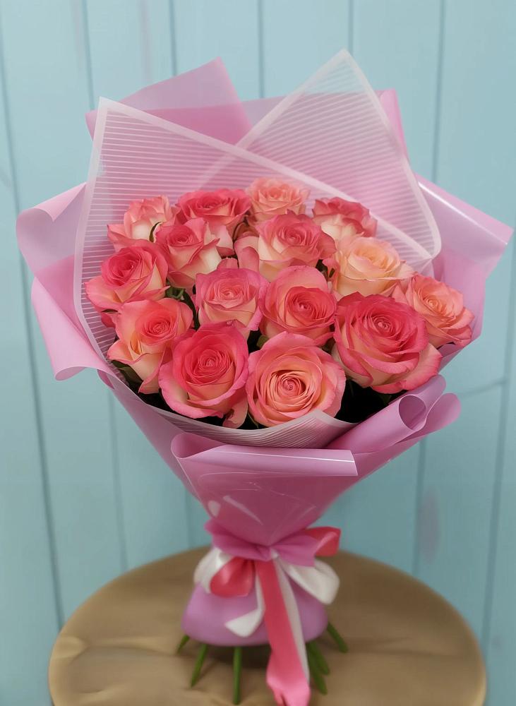 Букет 15 Розовых роз Равель в Комаровском