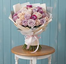 Букет цветов из:  Розы в Комаровском