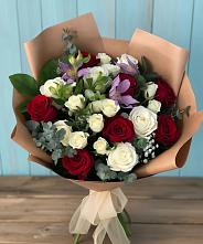 Букет цветов из:  Розы и Альстромерии в Комаровском