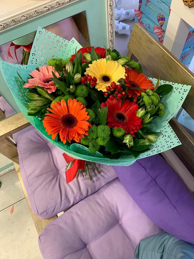 Букет цветов из: Герберы, Хризантемы и Альстромерии в Комаровском