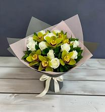 Букет цветов из:  Орхидеи и Розы в Комаровском