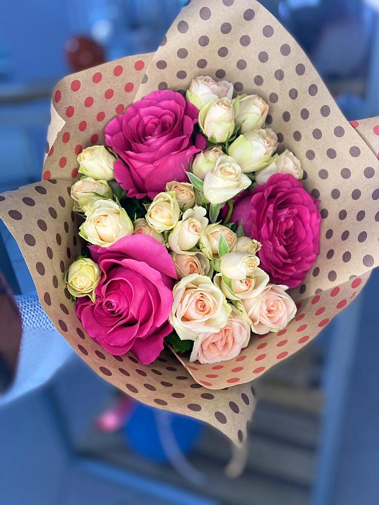 Букет цветов из: Розы в Комаровском