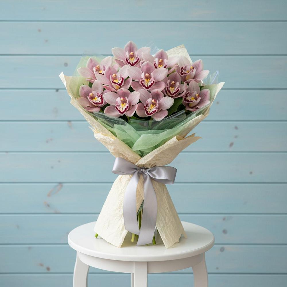 Букет цветов из: Орхидеи и Розы в Комаровском