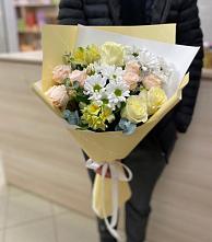 Букет цветов из:  Альстромерии, Розы и Хризантемы в Комаровском