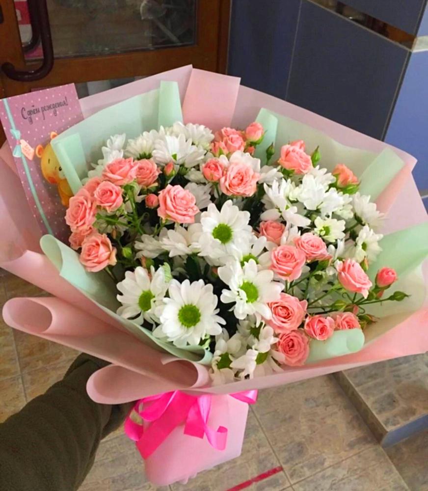 Букет цветов из: Розы и Хризантемы в Комаровском