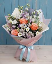 Букет цветов из:  Лизиантусы, Розы, Альстромерии и Гипсофила #REPLACE_PRED# Комаровском