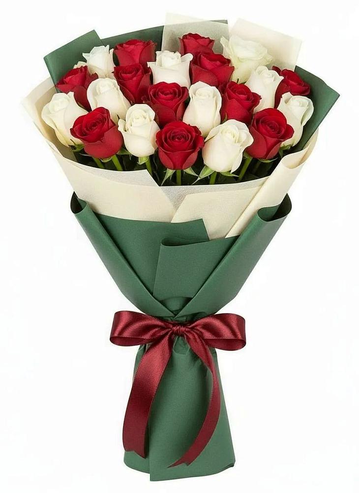 Букет Микс из красных и белых роз в Комаровском