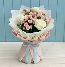 Букет цветов из:  Розы #REPLACE_PRED# Комаровском