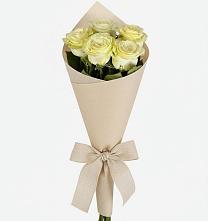 Букет цветов из:  Розы в Комаровском