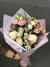 Букет цветов из:  Альстромерии, Розы и Лизиантусы #REPLACE_PRED# Комаровском