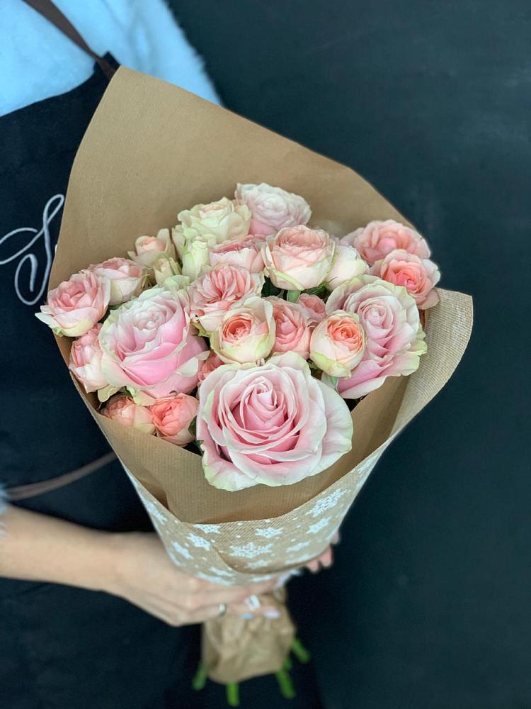 Букет цветов из: Хризантемы и Розы в Комаровском