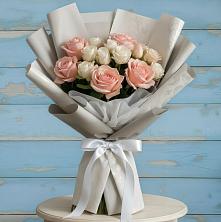 Букет цветов из:  Розы в Комаровском