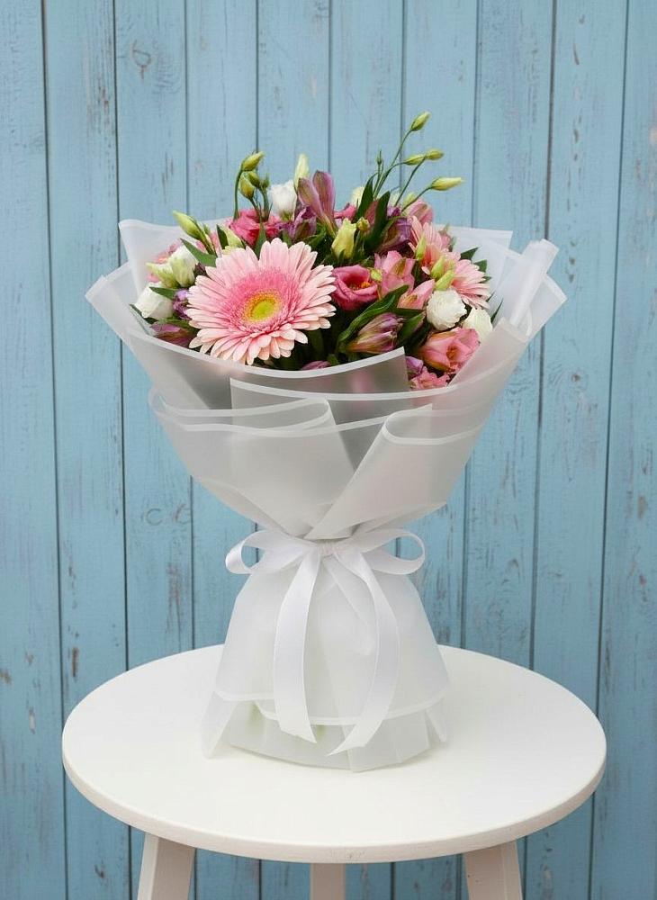 Букет цветов из: Герберы, Альстромерии и Лизиантусы в Комаровском