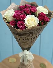 Букет цветов из:  Розы в Комаровском