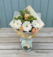 Букет цветов из:  Герберы, Розы и Хризантемы в Комаровском