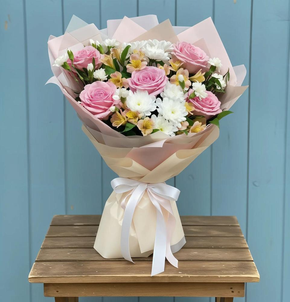 Букет цветов из: Гвоздики, Орхидеи и Розы в Комаровском