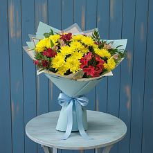 Букет цветов из:  Альстромерии и Хризантемы в Комаровском