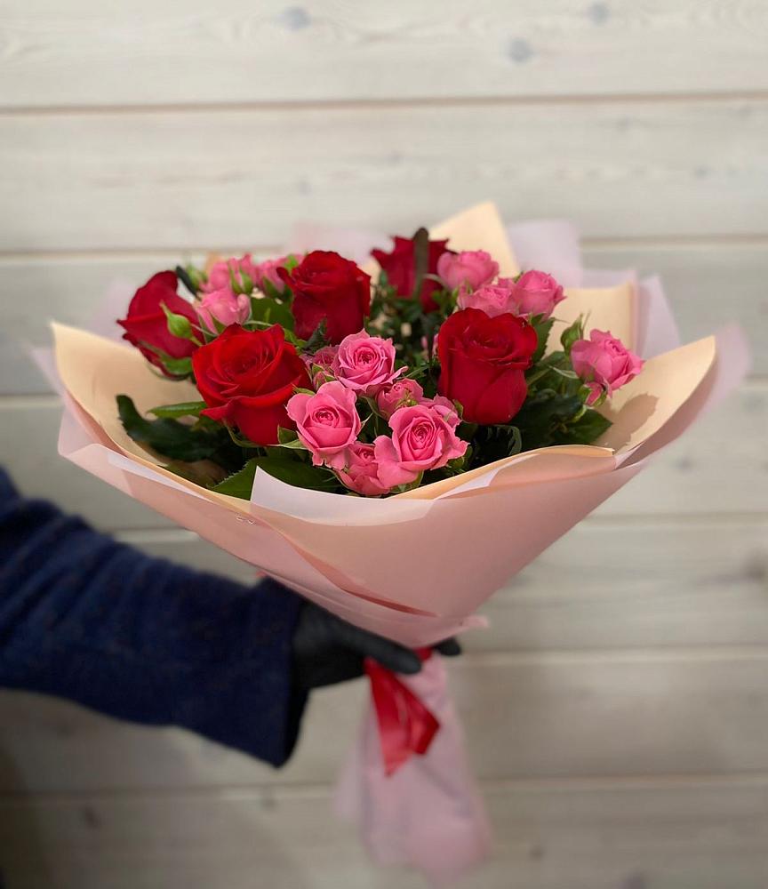 Букет цветов из: Розы в Комаровском