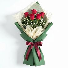 Букет цветов из:  Розы в Комаровском
