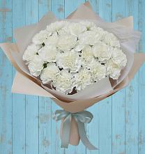 Букет цветов из:  Гвоздики в Комаровском