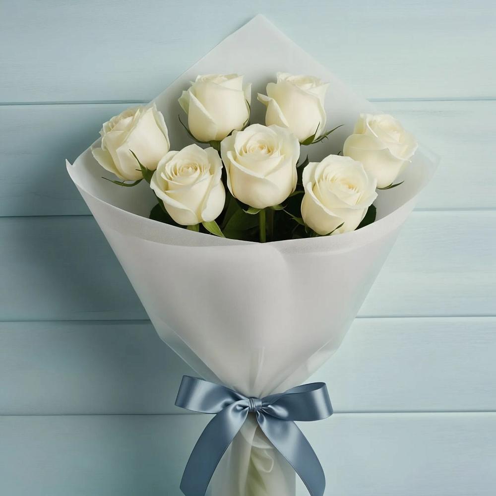 Букет 7 Белых роз Эдлесс Лав в Комаровском