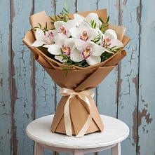 Букет цветов из:  Орхидеи и Розы #REPLACE_PRED# Комаровском
