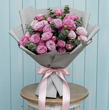 Букет цветов из:  Розы в Комаровском